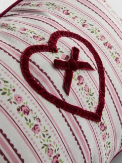 Cojín de apoyo con forma de corazón