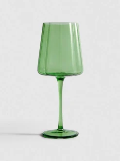 Copa de vino de vidrio coloreado y diseño festoneado