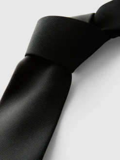 Corbata clásica