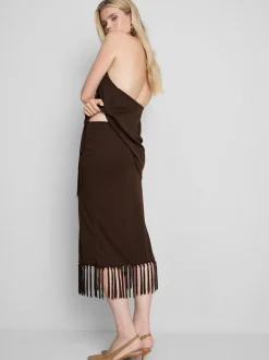 Falda midi evasé con flecos