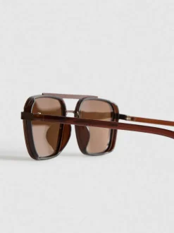 Gafas de sol con montura cuadrada