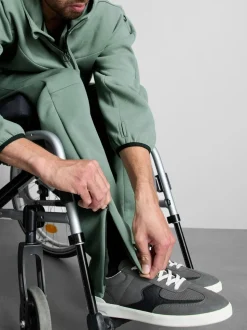 Joggers con paneles Adaptive para sillas de ruedas