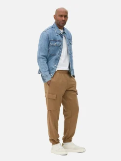 Joggers estilo cargo con bajos ajustados