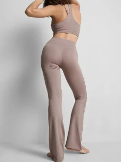 Leggings deportivos acampanados de talle alto