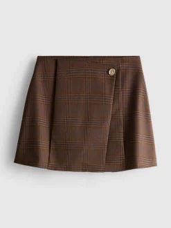 Minifalda asimétrica de corte elegante