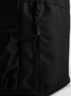Mochila con correas ajustables