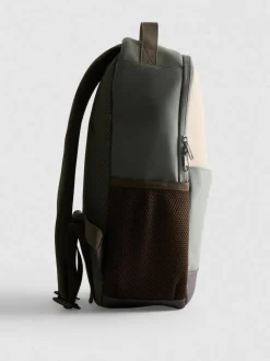 Mochila con paneles y cremallera