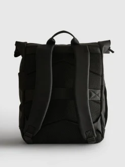 Mochila con solapa enrollable