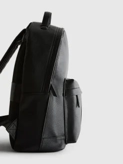 Mochila de piel sintética