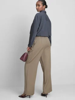 Pantalón plisado de pernera ancha