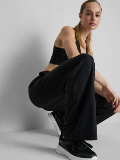 Pantalones anchos estilo Athleisure