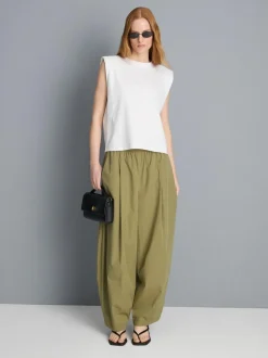 Pantalones bombachos con pinzas de tacto suave