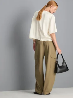 Pantalones cargo con pernera de corte bombacho