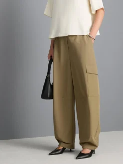 Pantalones cargo con pernera de corte bombacho