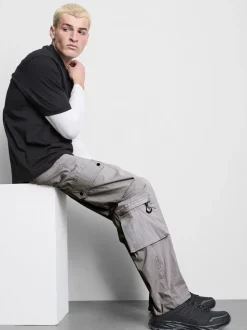 Pantalones cargo de estilo militar