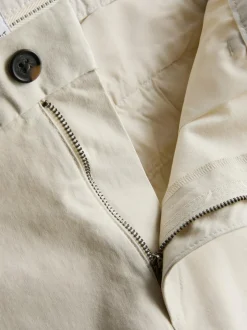 Pantalones chinos entallados