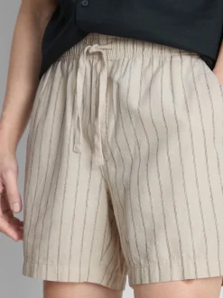 Pantalones cortos a rayas en mezcla de lino