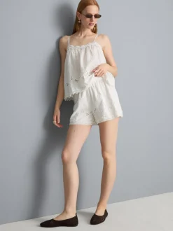 Pantalones cortos bordados con flores de algodón