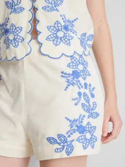 Pantalones cortos bordados con flores de algodón