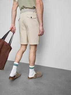 Pantalones cortos chinos con cinturón