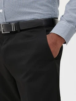Pantalones formales de sarga de corte entallado