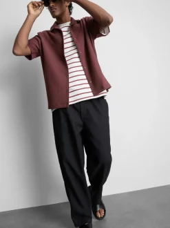 Pantalones texturizados con cordón de ajuste