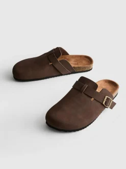 Pantuflas destalonadas con puntera cerrada