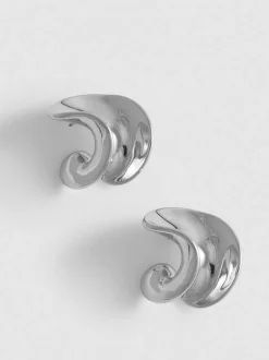 Pendientes ondulados de diseño escultórico