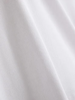 Pijama con pantalones cortos a rayas