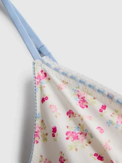 Pijama corto ajustado con camiseta de tirantes