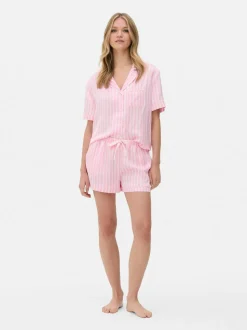 Pijama corto de satén a rayas de corte boyfriend