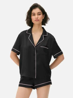 Pijama corto tipo boyfriend de satén