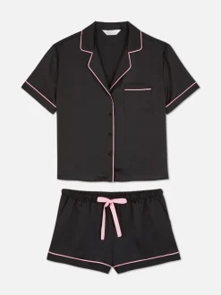 Pijama corto tipo boyfriend de satén