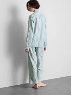 Pijama de corte boyfriend a rayas
