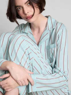 Pijama de corte boyfriend a rayas