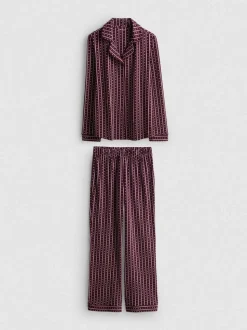 Pijama de corte boyfriend con estampado de corazones