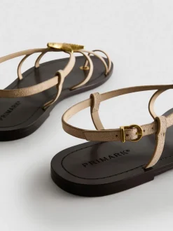 Sandalias con estrella de mar de Paula Echevarría
