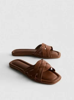 Sandalias de piel sintética tejida