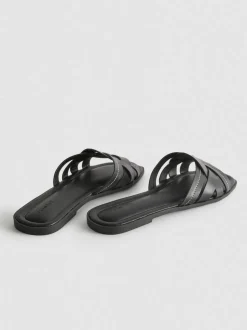 Sandalias de piel sintética tejida