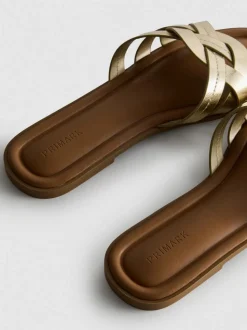 Sandalias de piel sintética tejida