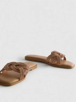 Sandalias destalonadas con strass