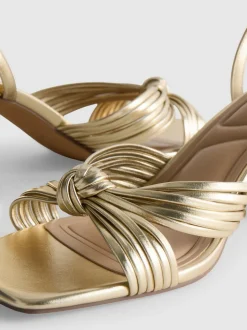 Sandalias de tacón con detalle retorcido