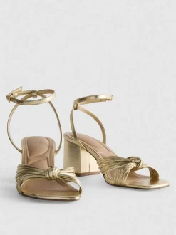 Sandalias de tacón con detalle retorcido