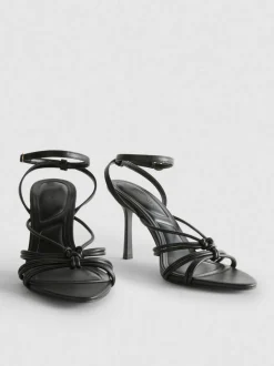 Sandalias de tacón con nudo de Paula Echevarría