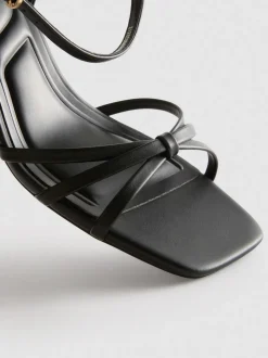 Sandalias de tacón de tiras