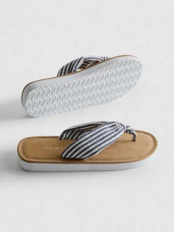 Sandalias de tiras con detalle de nudo