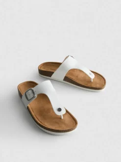 Sandalias de tiras con hebilla