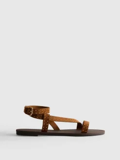 Sandalias de tiras con tachuelas