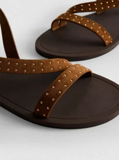 Sandalias de tiras con tachuelas