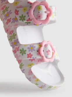 Sandalias estampadas con dos tiras y hebillas